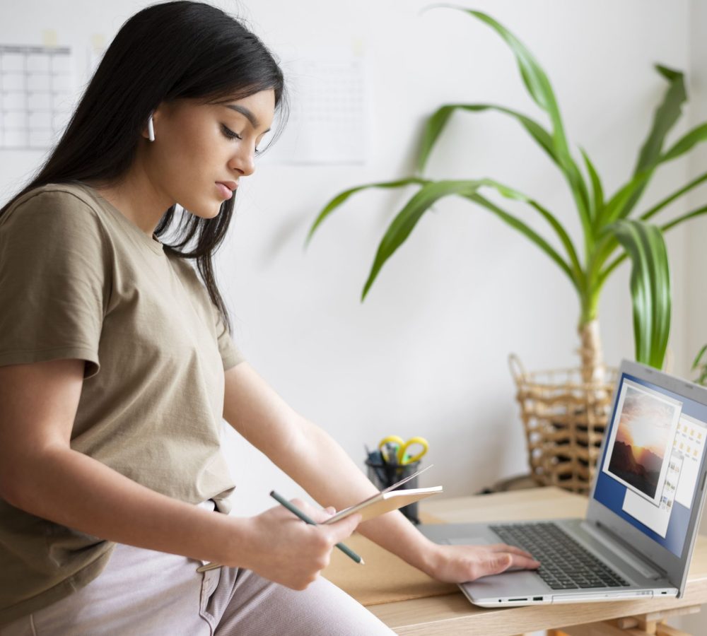 medium-shot-woman-with-device medium-shot-woman-with-device